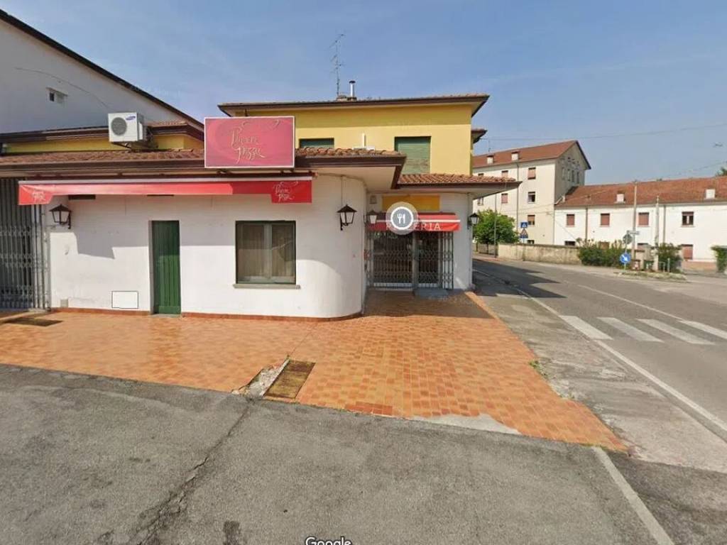 negozio in vendita a Pordenone