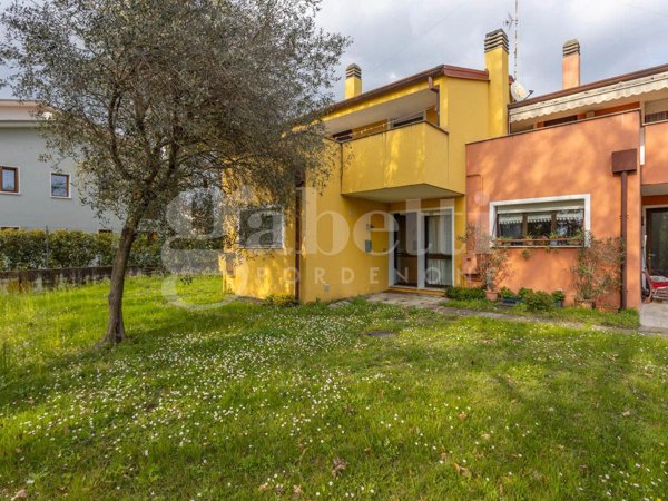 casa indipendente in vendita a Pordenone