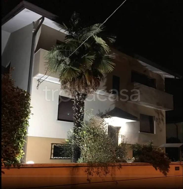 casa indipendente in vendita a Pordenone in zona Rorai Grande