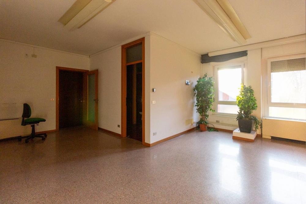ufficio in vendita a Pordenone