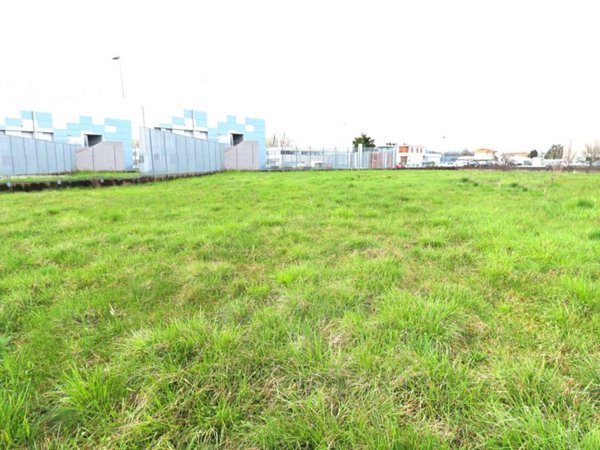 terreno agricolo in vendita a Pordenone in zona Vallenoncello