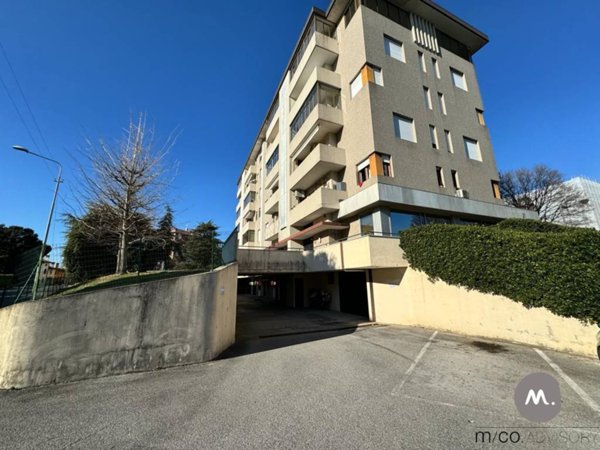 locale commerciale in vendita a Pordenone in zona Rorai Grande