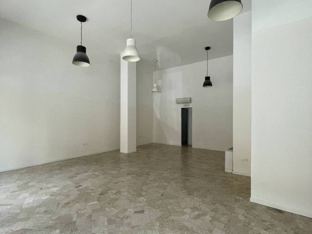 negozio in vendita a Pordenone