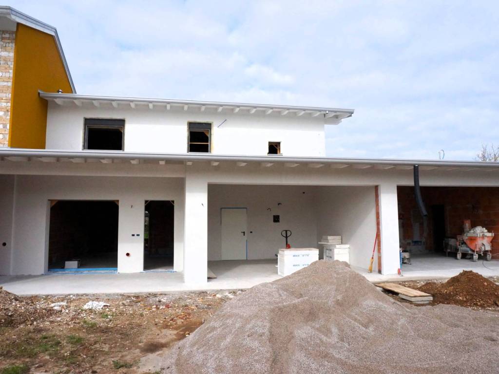 casa indipendente in vendita a Pordenone in zona Torre