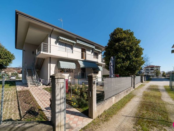casa indipendente in vendita a Pordenone