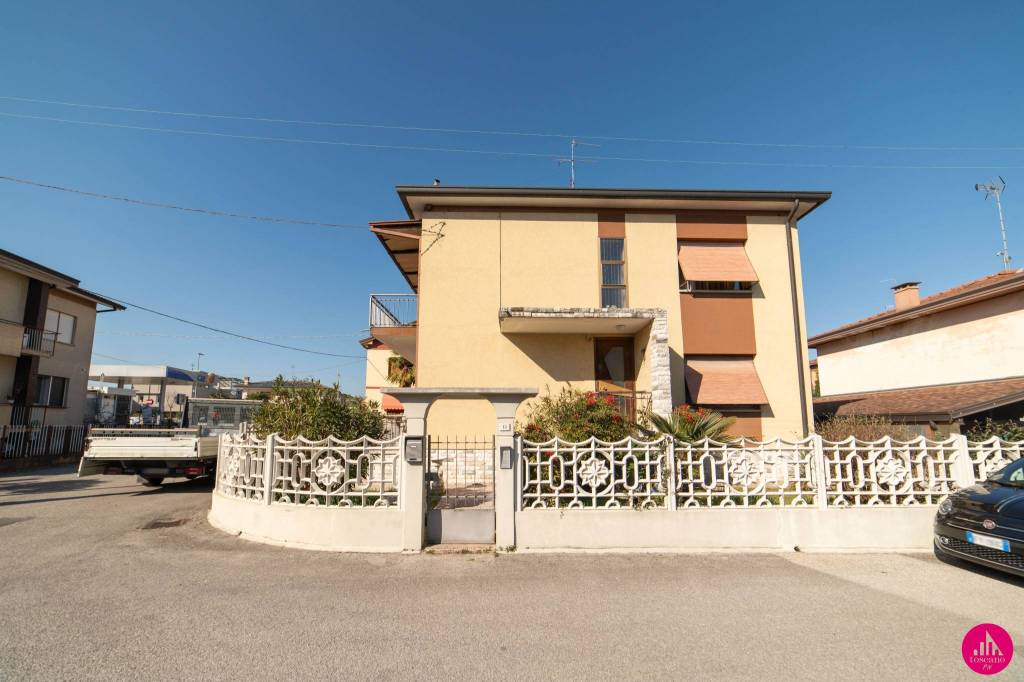 casa indipendente in vendita a Pordenone in zona Torre