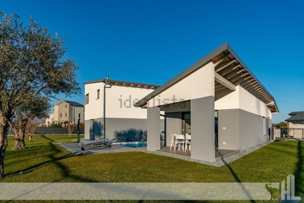 casa indipendente in vendita a Pordenone