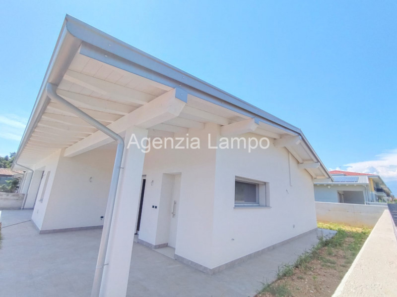 casa indipendente in vendita a Pordenone