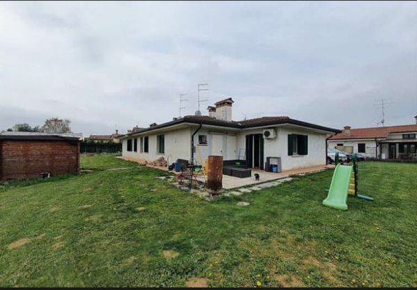 casa indipendente in vendita a Pordenone