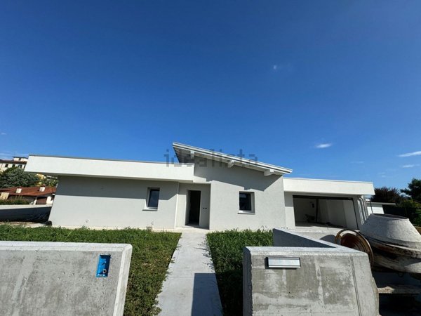 casa indipendente in vendita a Pordenone in zona Torre