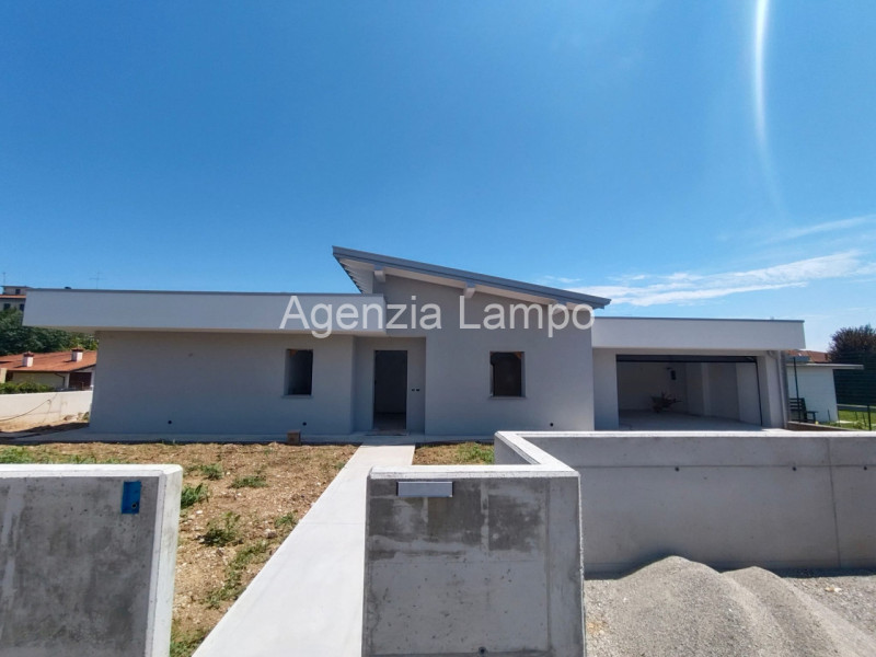 casa indipendente in vendita a Pordenone