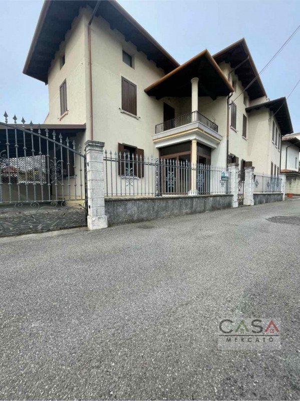 casa indipendente in vendita a Pordenone