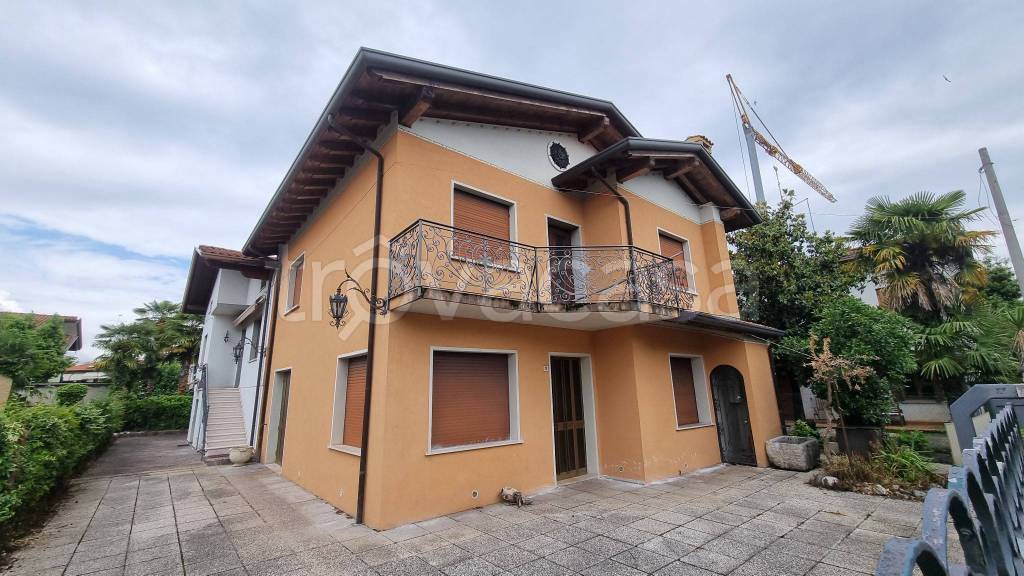 casa indipendente in vendita a Pordenone