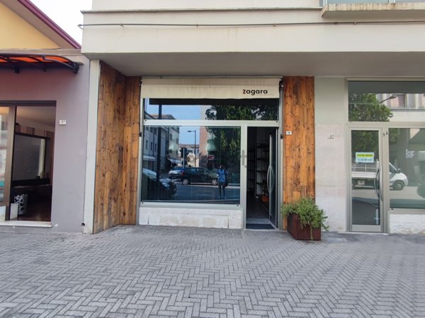 negozio in vendita a Pordenone