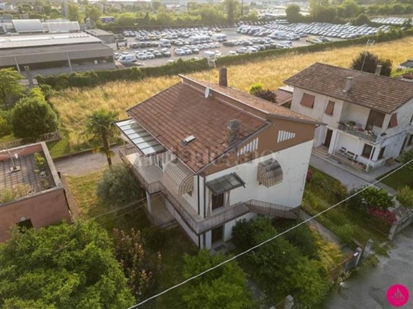 casa indipendente in vendita a Pordenone in zona Rorai Grande