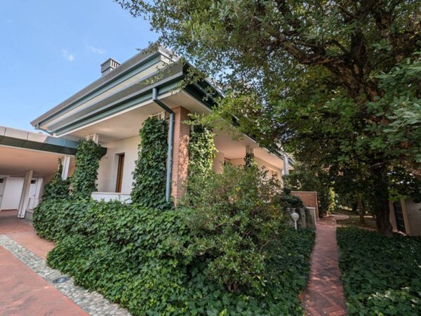 casa indipendente in vendita a Pordenone in zona Borgomeduna