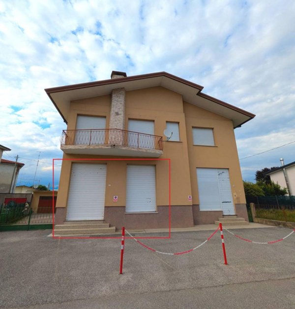 casa indipendente in vendita a Pordenone in zona Borgomeduna