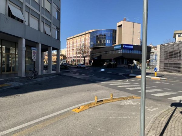 negozio in vendita a Pordenone