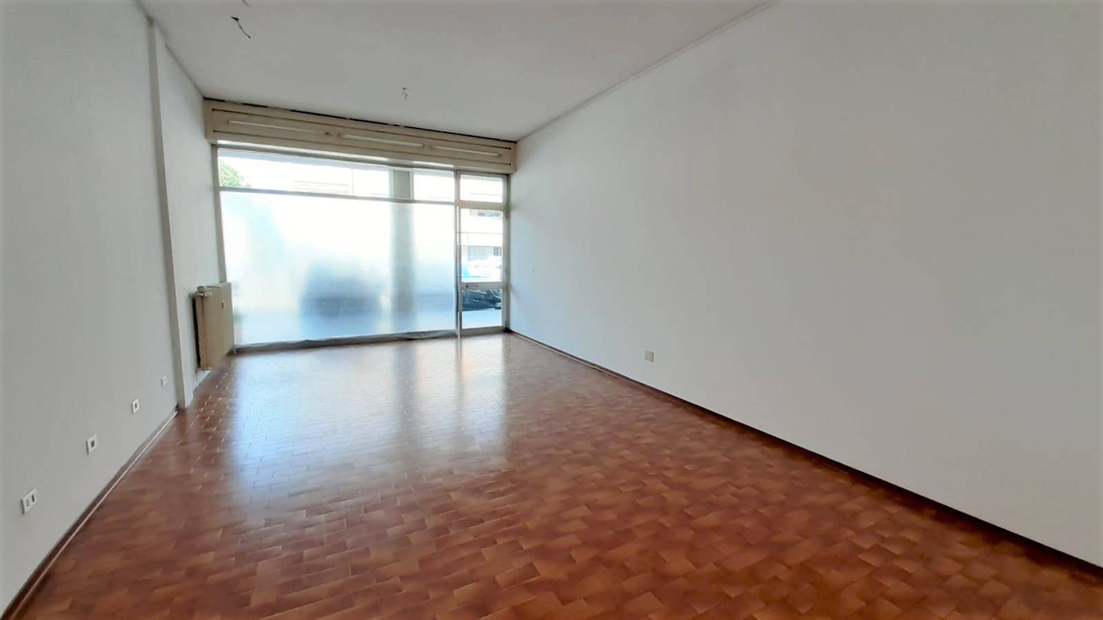 locale commerciale in vendita a Pordenone in zona Torre