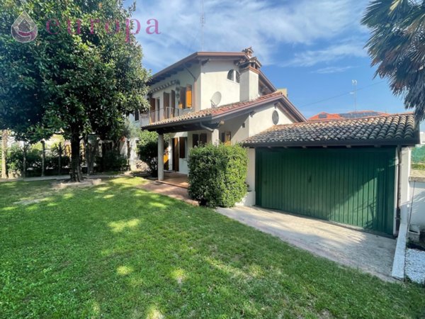 casa indipendente in vendita a Pordenone in zona Rorai Grande