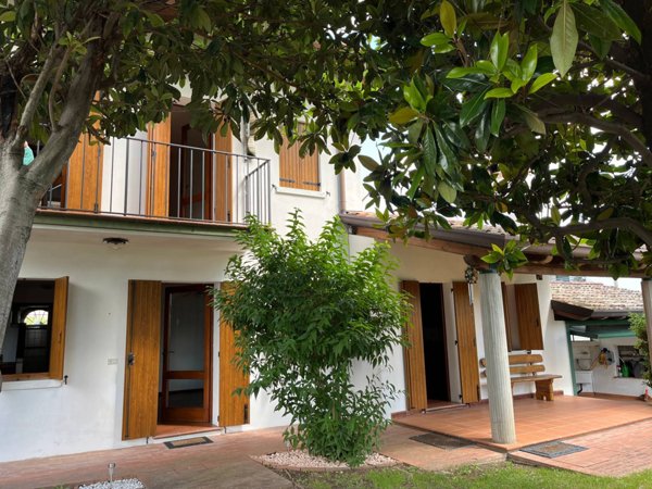 casa indipendente in vendita a Pordenone in zona Rorai Grande