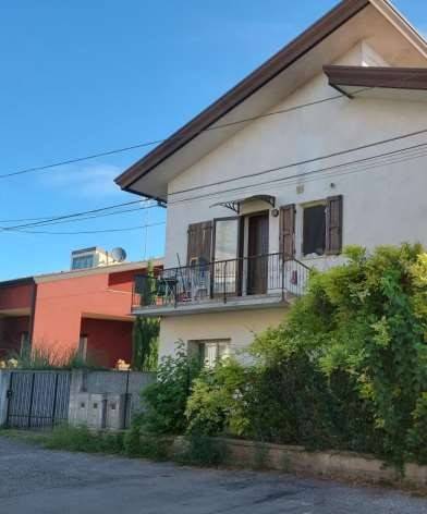 casa indipendente in vendita a Pordenone