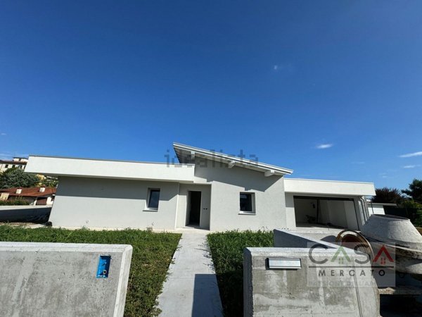 casa indipendente in vendita a Pordenone in zona Torre