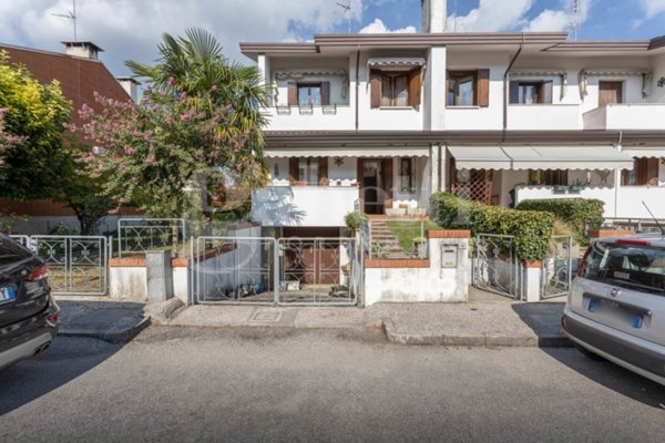 casa indipendente in vendita a Pordenone in zona Torre