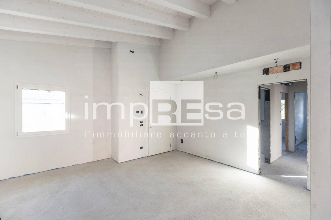 casa indipendente in vendita a Pordenone in zona Torre