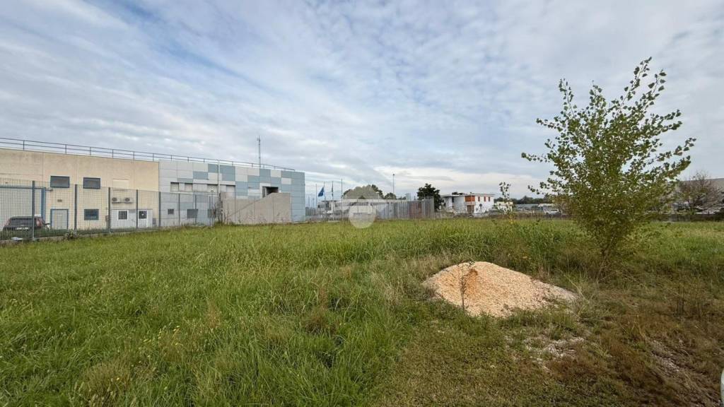 terreno agricolo in vendita a Pordenone in zona Vallenoncello