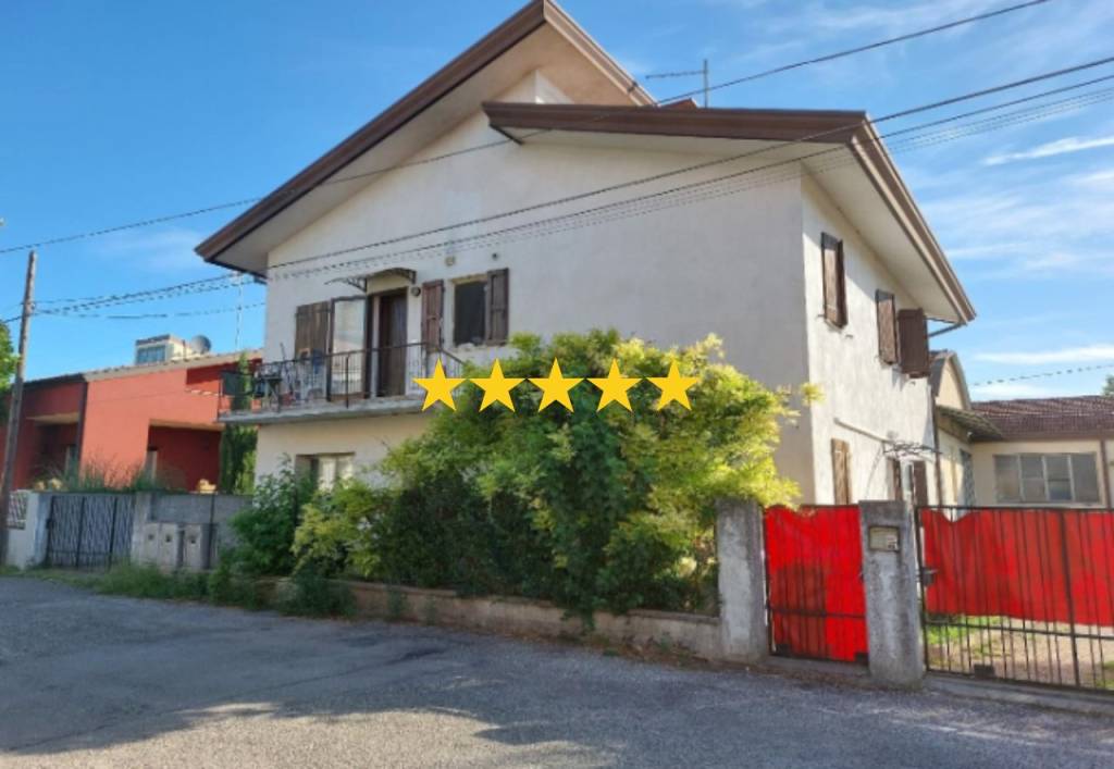 casa indipendente in vendita a Pordenone