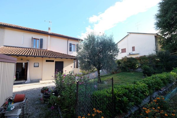 casa indipendente in vendita a Pordenone