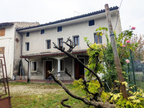 casa indipendente in vendita a Pordenone in zona Torre