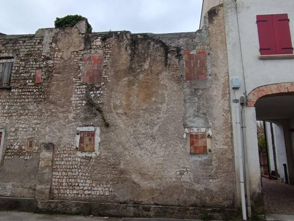 casa indipendente in vendita a Pordenone