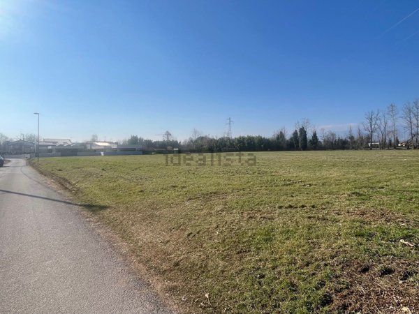 terreno agricolo in vendita a Pordenone in zona Torre