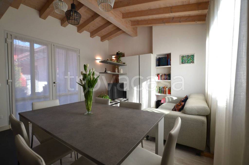casa indipendente in vendita a Pordenone in zona Vallenoncello