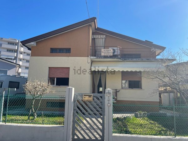 casa indipendente in vendita a Pordenone in zona Torre
