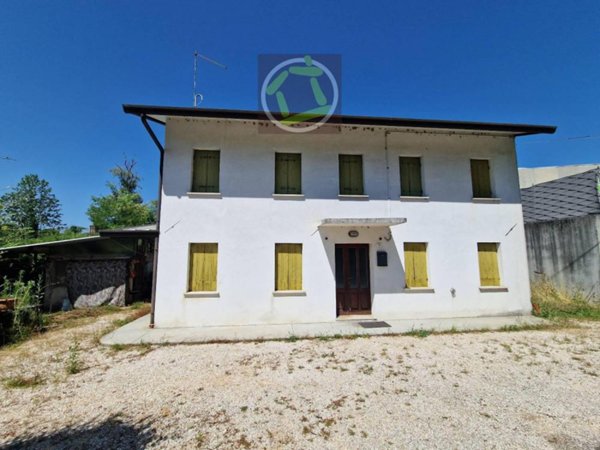 casa indipendente in vendita a Pordenone in zona Vallenoncello