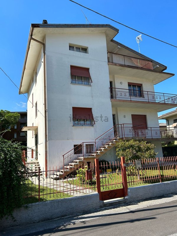 casa indipendente in vendita a Pordenone in zona Borgomeduna