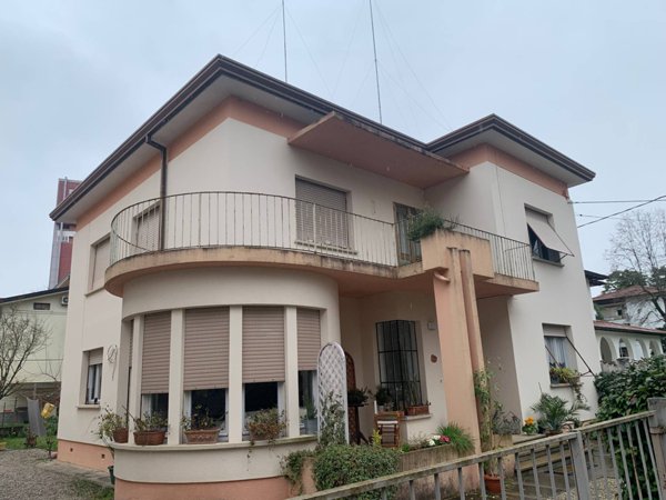 casa indipendente in vendita a Pordenone