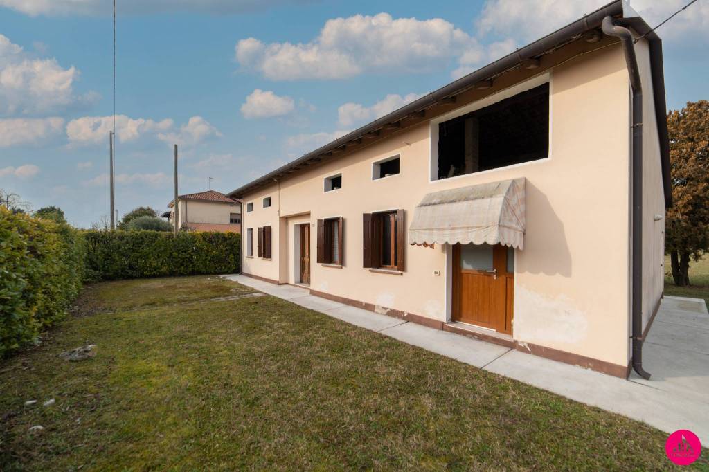 casa indipendente in vendita a Pordenone