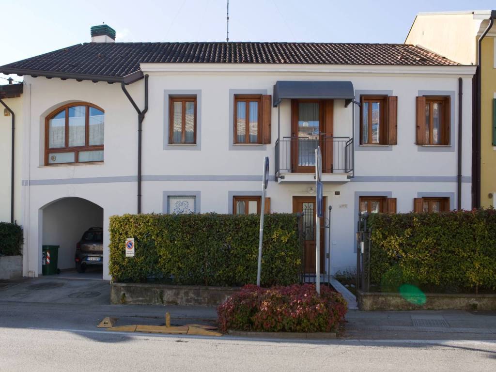 casa indipendente in vendita a Pordenone