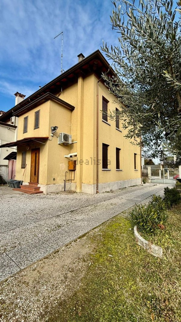 casa indipendente in vendita a Pordenone