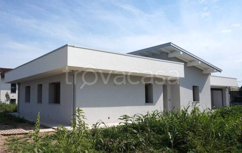 casa indipendente in vendita a Pordenone in zona Torre
