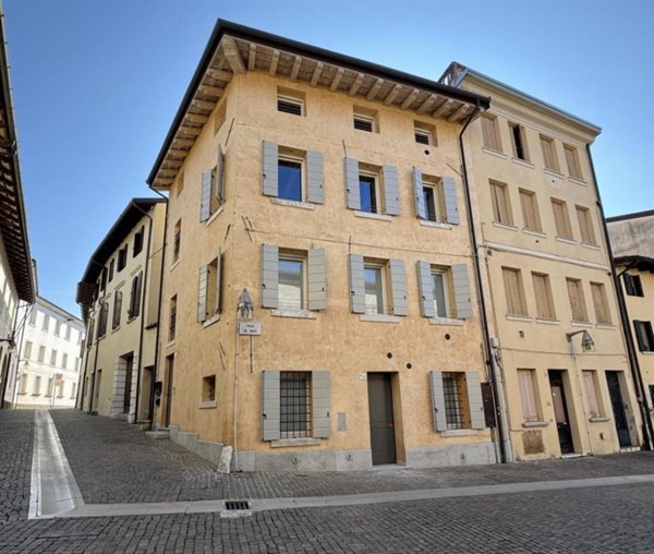 casa indipendente in vendita a Pordenone