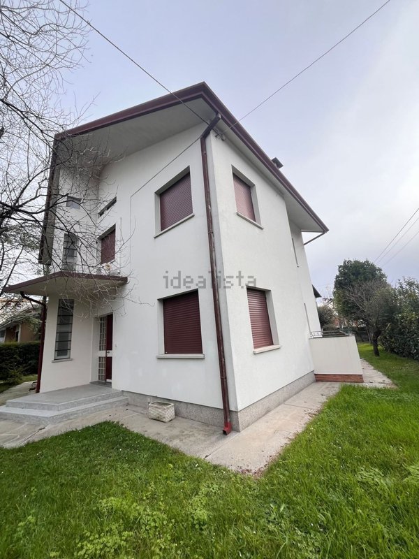 casa indipendente in vendita a Pordenone in zona Rorai Grande