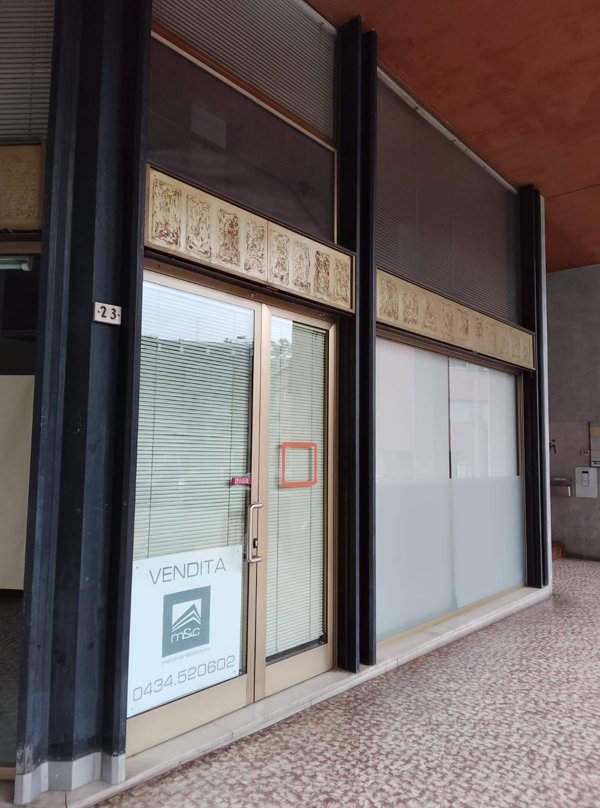 locale commerciale in vendita a Pordenone