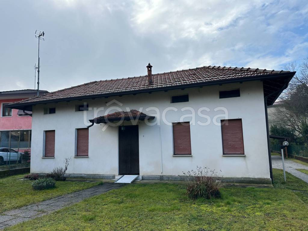 casa indipendente in vendita a Pordenone in zona Borgomeduna