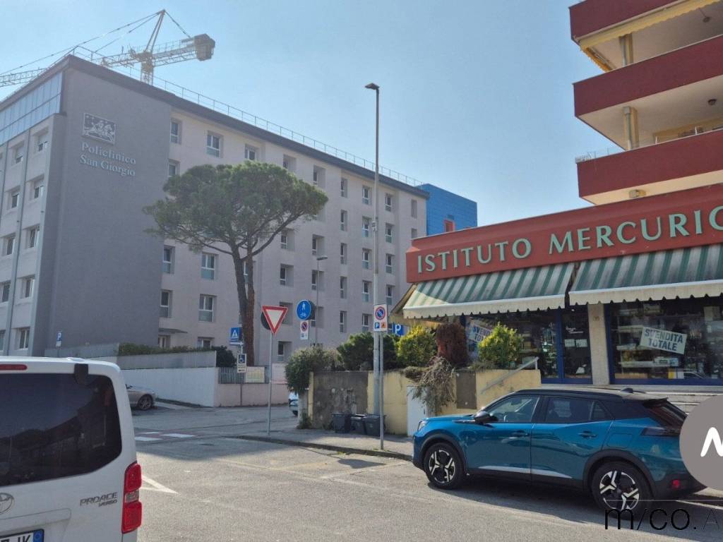 negozio in vendita a Pordenone in zona San Gregorio