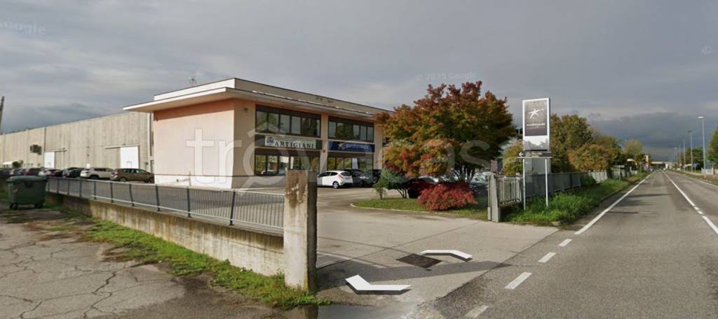 capannone in vendita a Pordenone in zona Vallenoncello